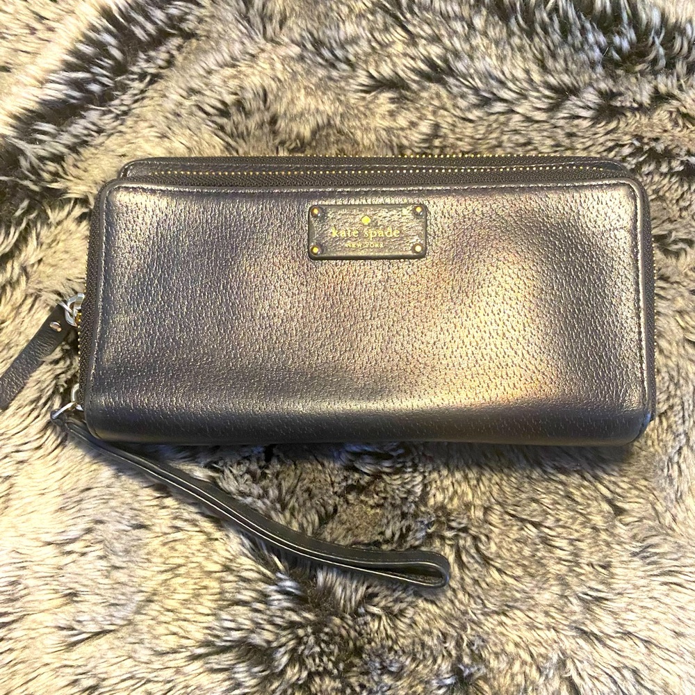 Kate Spade Large black carryall wristlet wallet